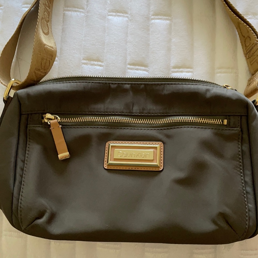 Calvin Klein crossbody/shoulder bag